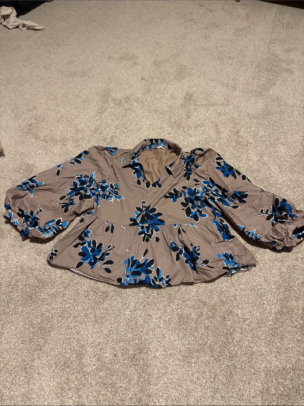 Jodifl Women’s Floral V-Neck Peplum Blouse - Taupe with Blue Floral Print